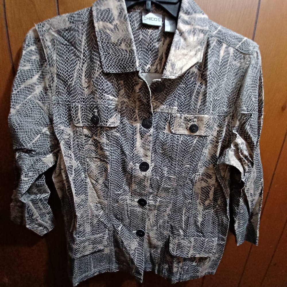 Chico's size 2 (L) blazer